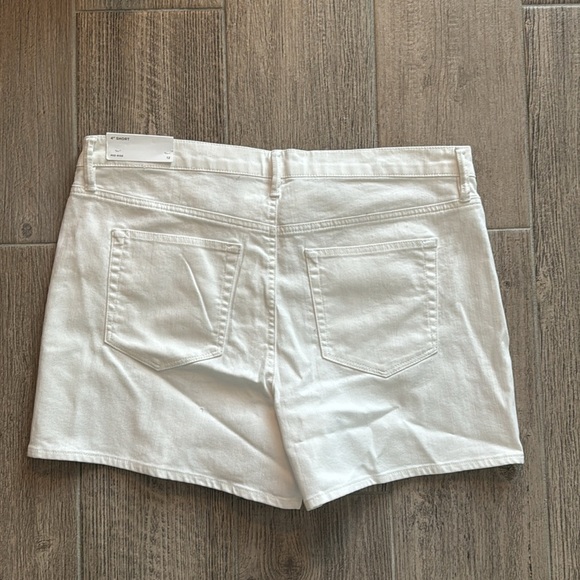 super cute NWT size 12 white mom jean shorts from LOFT - Picture 4 of 4